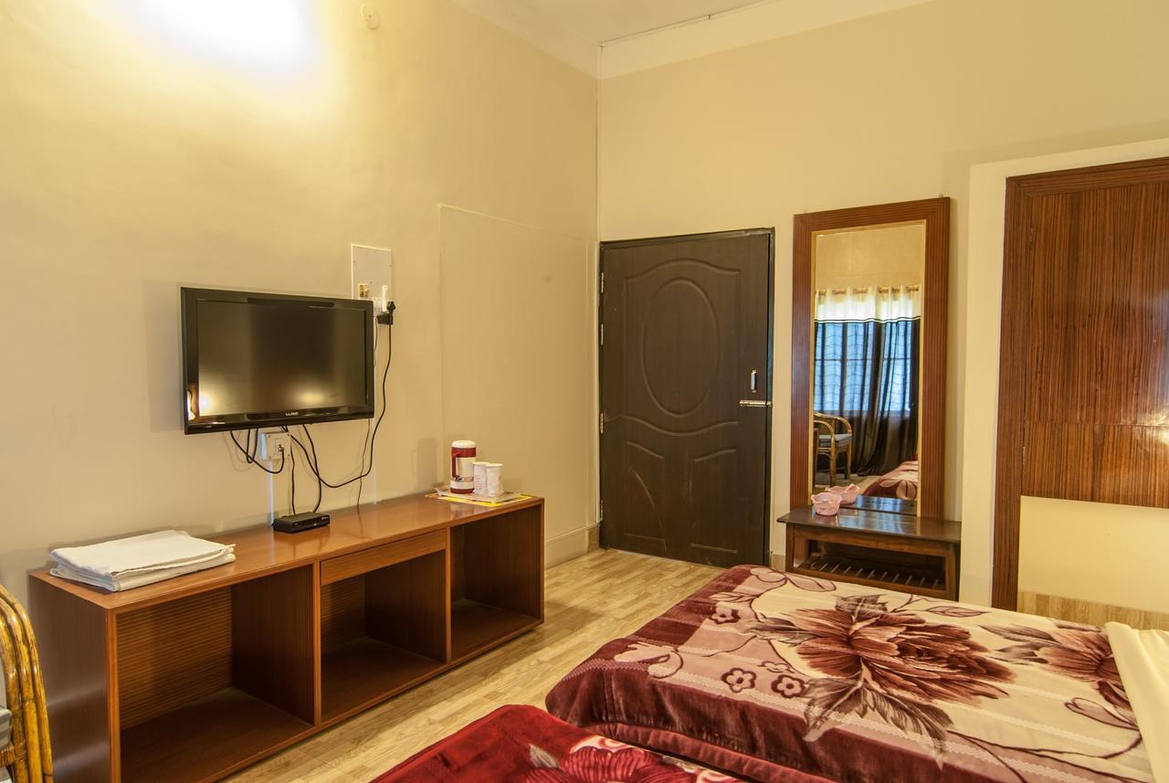 Hotel Jyoti Forbesganj Esterno foto